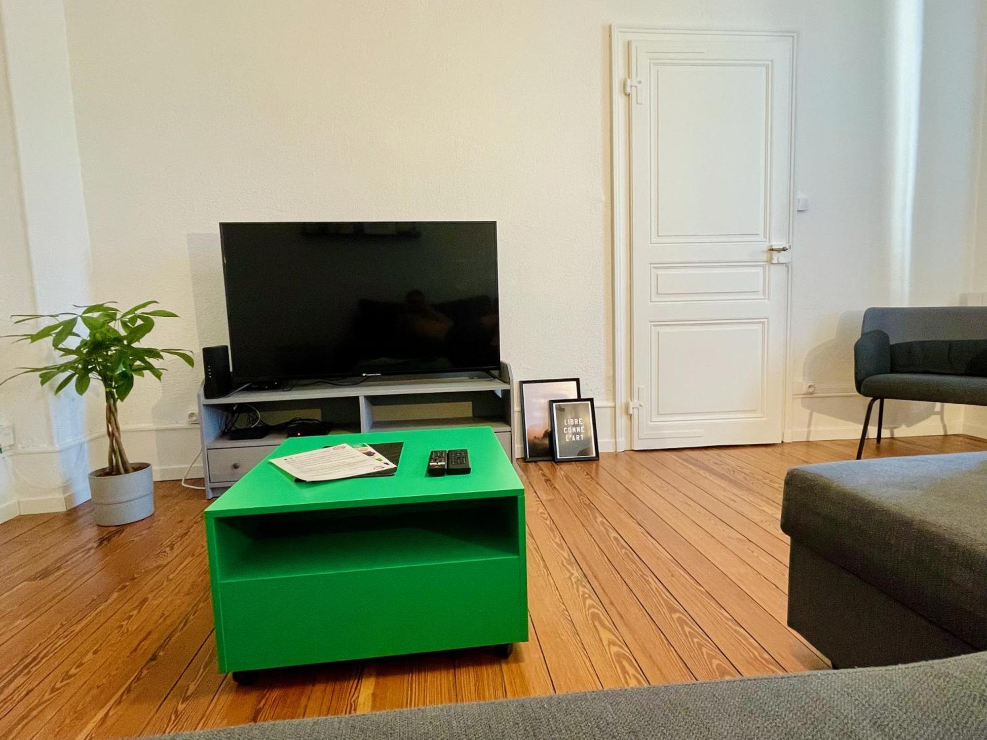 Appartement avec place de parking  Montbéliard Extérieur photo